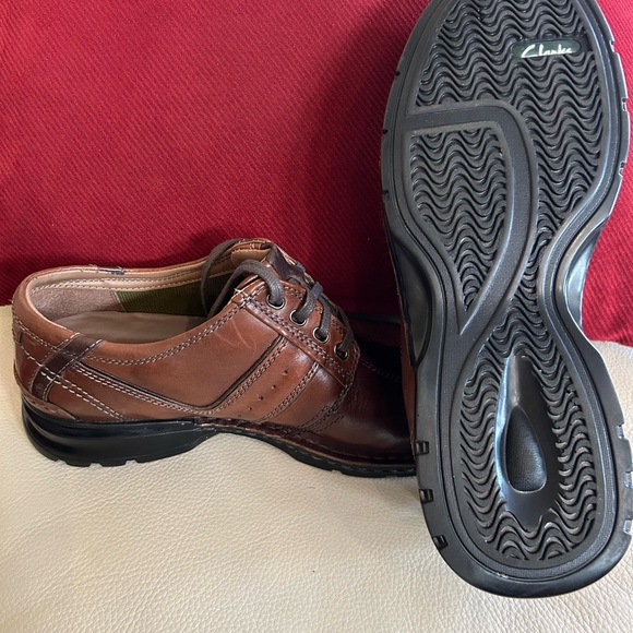CLARKS- (NEVER WORN) Leather Shoes - Picture 7 of 8